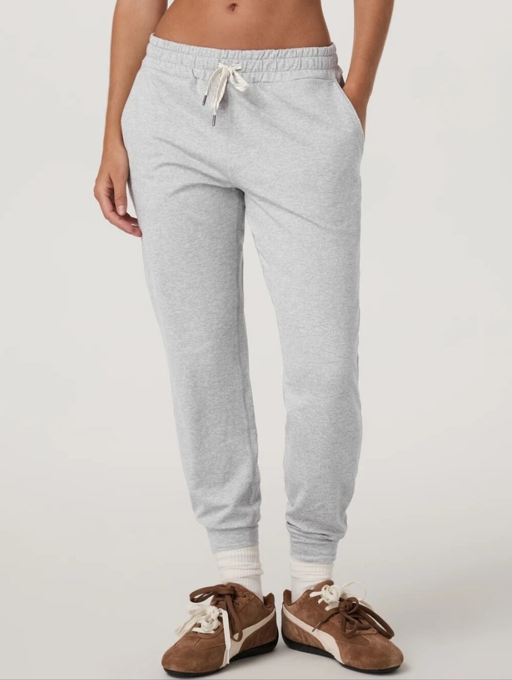 Vuori W's Performance Jogger * Long Pale Grey Heather DreamKnit